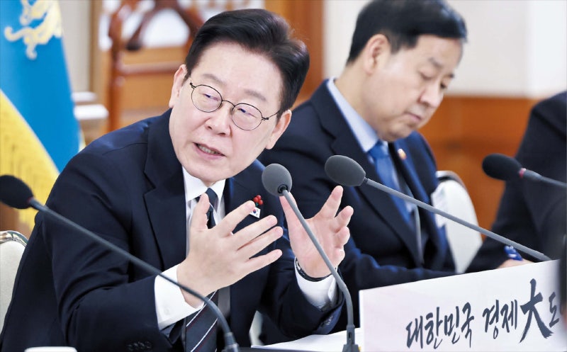 李 “노동시장 밖 청년 40만명… 특단의 대책 마련해야”