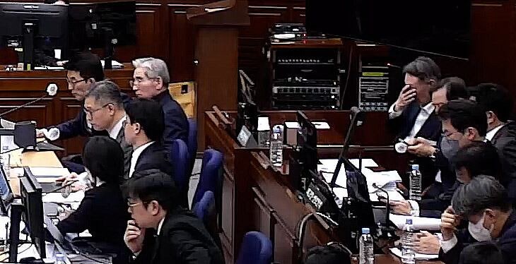 [사설] 볼썽사나운 尹측 재판 행태, 얻는 게 뭔가