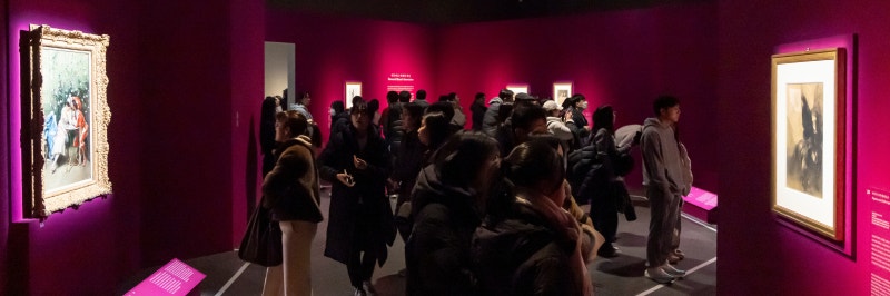 작품 찍고 설명 찍은 후 정독… “강추위 뚫고 ‘미술 과외’ 왔어요”