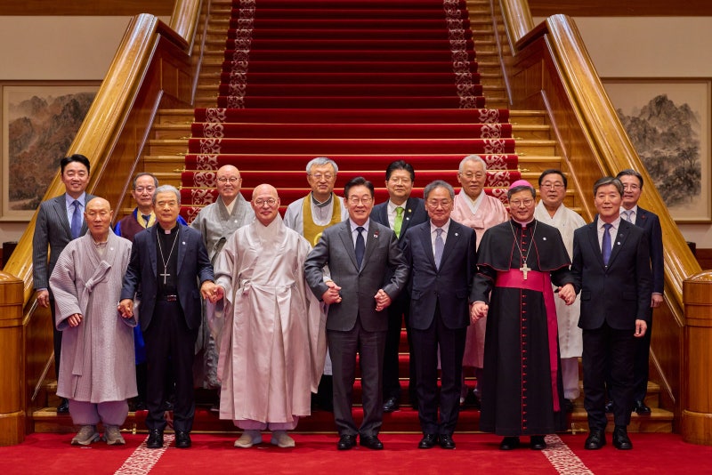 李 ‘통일교·신천지 폐해’ 언급에… 종교계 “국민도 해산 동의”