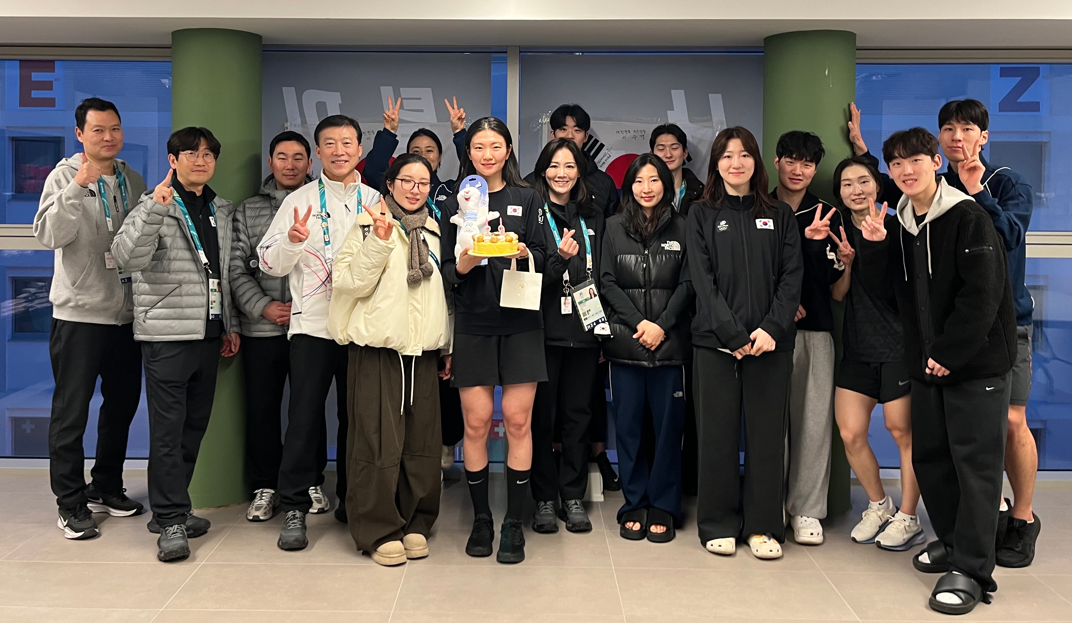 ‘원팀’ 된 한국 쇼트트랙... 심석희 생일에 최민정도 축하