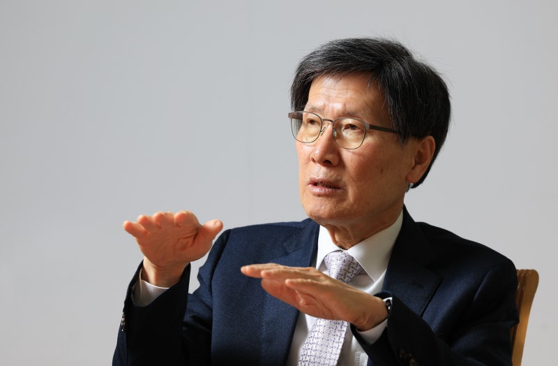 [에디터의 Q] 美中 세력권 정치 시대… 재외공관은 ‘경제 허브’로 재설정해야