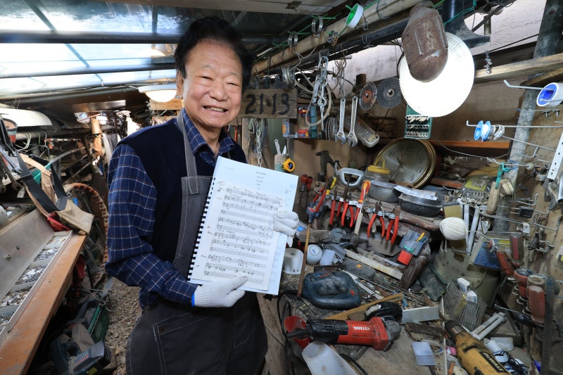 낮엔 목수, 밤엔 작곡가… “나사도 음표도 버릴 게 없  다”