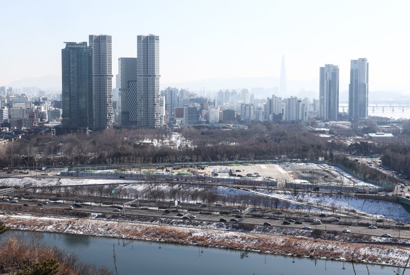 “실적보다 땅값”에 매수 쏠렸다…삼표시멘트 3연상, 하림지주 상한가