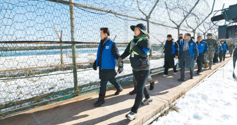 DMZ 놓고도 한미 갈등 계속… 與 이어 국방부도 ‘남측 관리권’ 요구