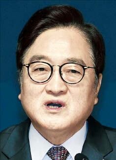 우원식 “지방선거때 개헌 국민투표 위해 설 전후 법 개정해야”