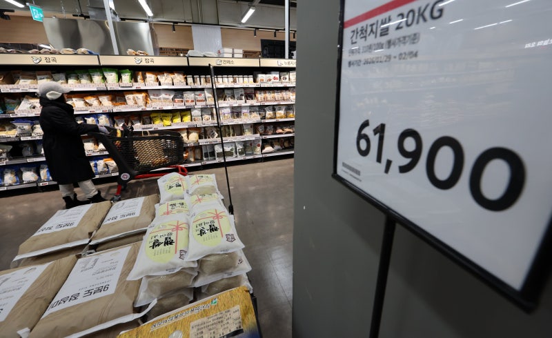 [광화문·뷰] 쌀값 급등 반년, ‘먹사니즘’은 어디로 갔나