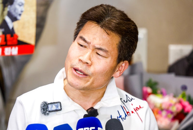 [사설] “윤 어게인 선택하라” 압박 당하는 국힘 대표