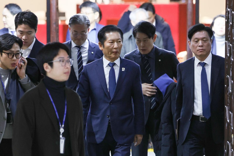 [사설] ‘여권 합당’은 李측과 鄭측 권력 싸움, 앞으로도 계속될 것