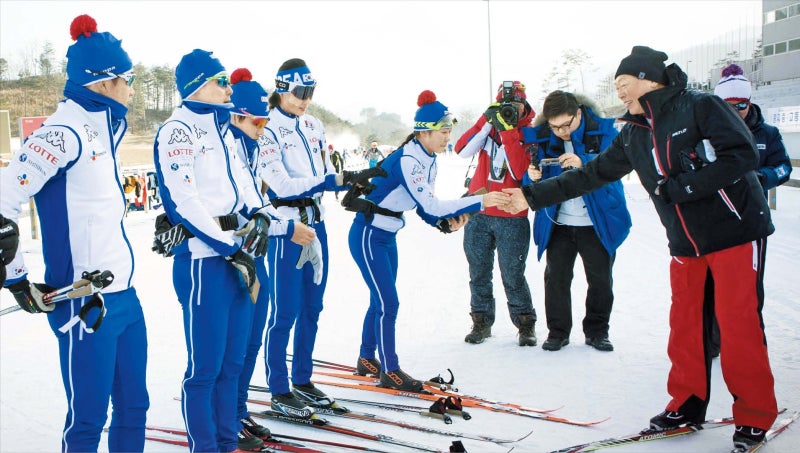 최가온의 골든 타임… 그 뒤엔 ‘신동빈의 꿈’ 있었다