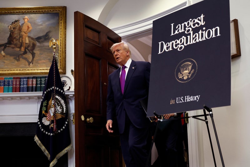 “기후변화는 사기”라던 트럼프… 美 온실가스 규제 없애버렸다