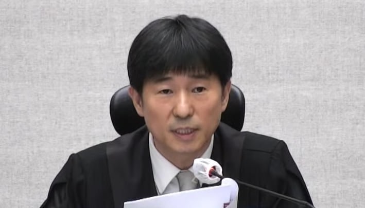 윤석열 전 대통령 무기징역 선고