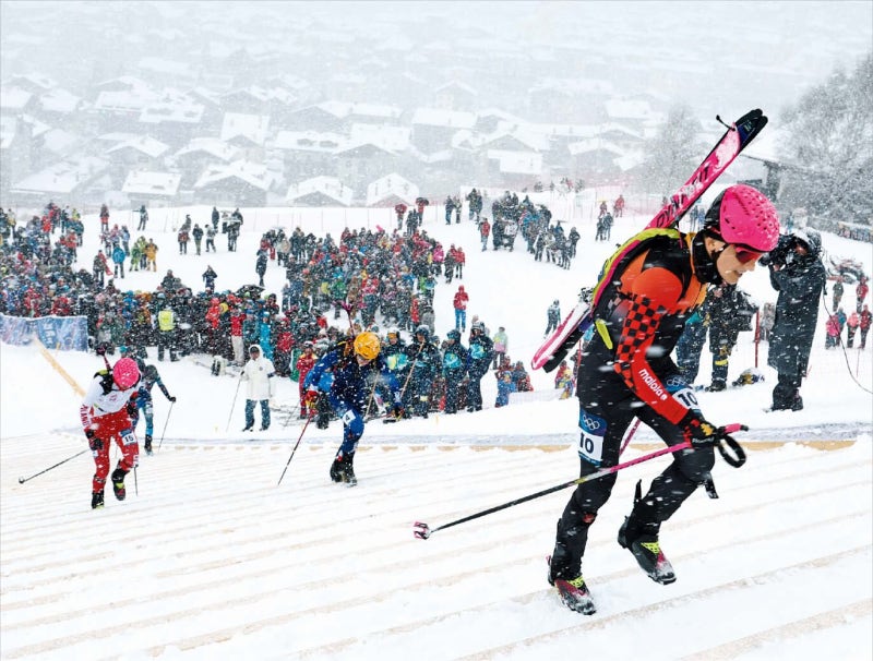 스키야, 등산이야? 계단도 오르는 ‘산악 스키’