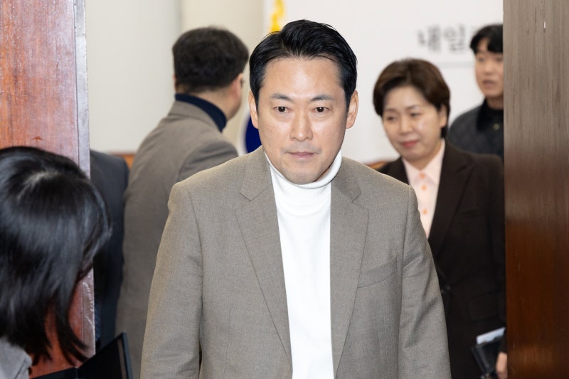 국민의힘이 당명 개정 연기 결정