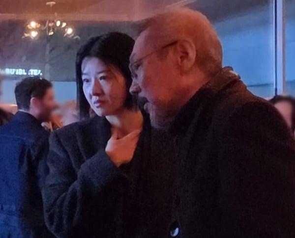 배우 송선미와 홍상수 감독. /인스타그램