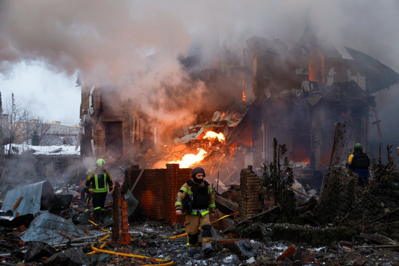 젤렌스키 “러, 3차 세계대전 시작”  푸틴 “핵 전력이 절대적 우선순위”