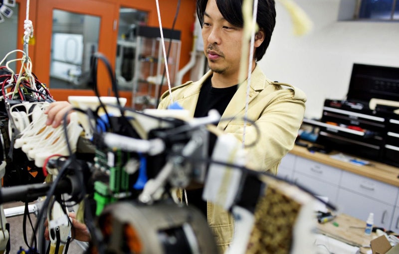 쌍절곤에 취권까지...“中 로봇 기술, 이미 美의 98% 수준”