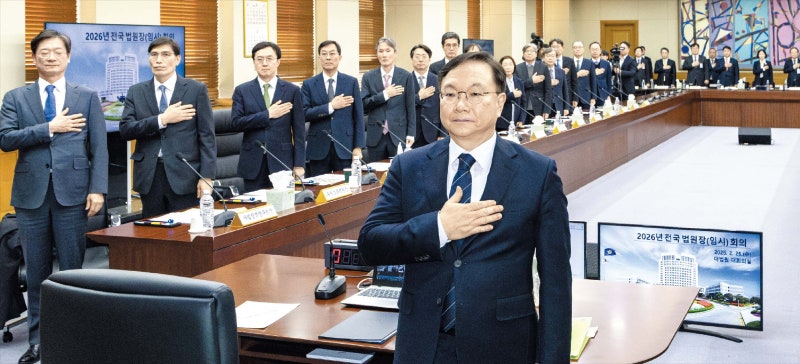 [사설] ‘법 왜곡죄’ 끝내 강행, 견제해야 할 국힘 지지율은 17%