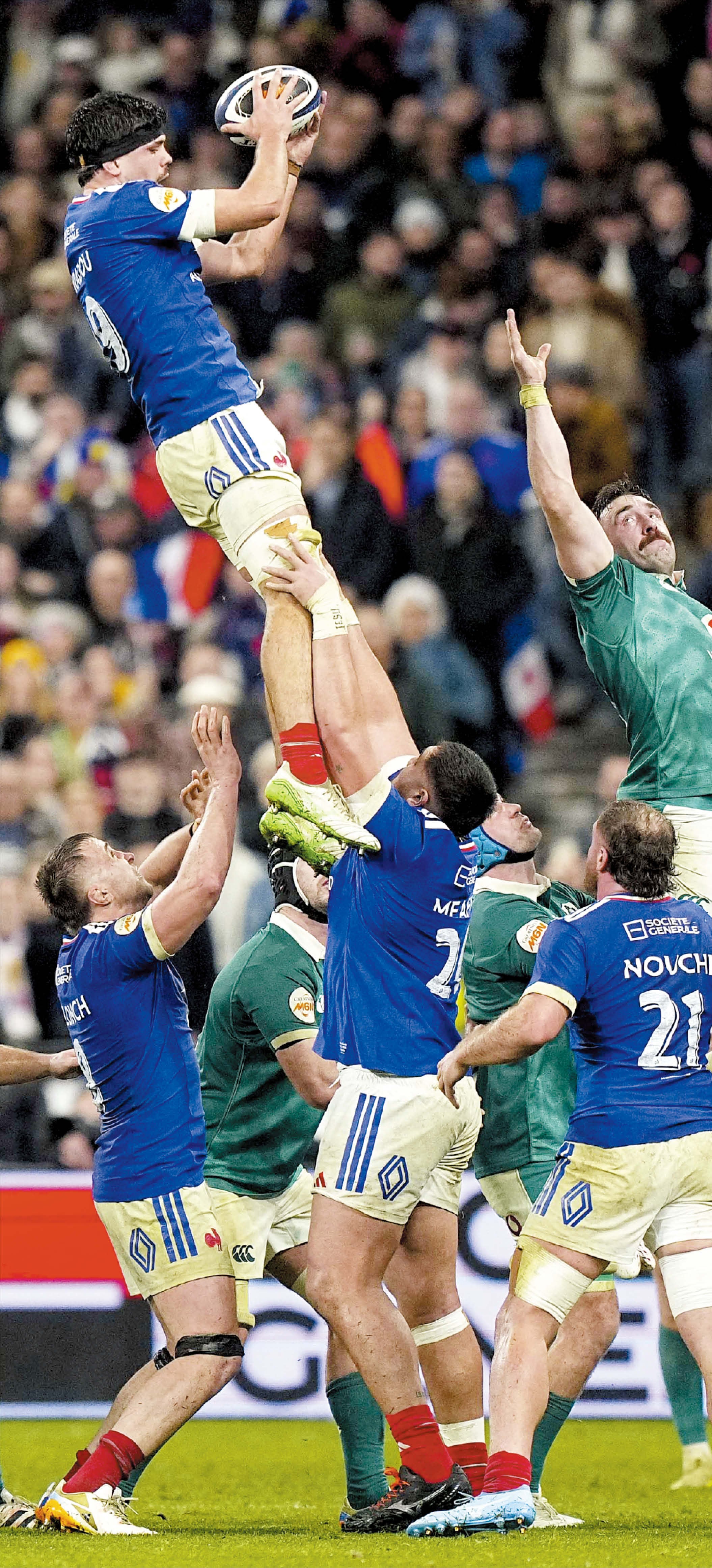 프랑스 에펠탑?  아니, 럭비탑!