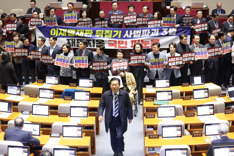 힘과 돈 있으면 “헌재까지 가보자”… 4심제, 약자들만 피해 우려