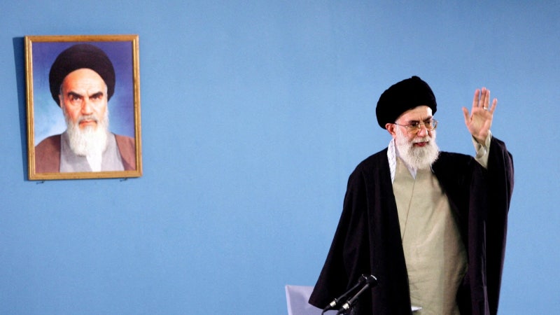 하루 공습에 37년 철권통치 끝났다… 하메네이·軍총사령관 사망