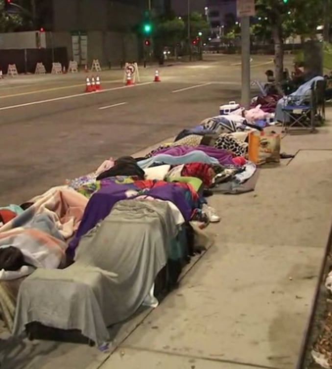 BTS 광화문 공연 ‘집단 노숙’ 비상