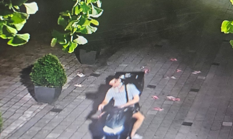 강남 뒤덮은 성매매 업소 전단지… 만든 총책 첫 구속