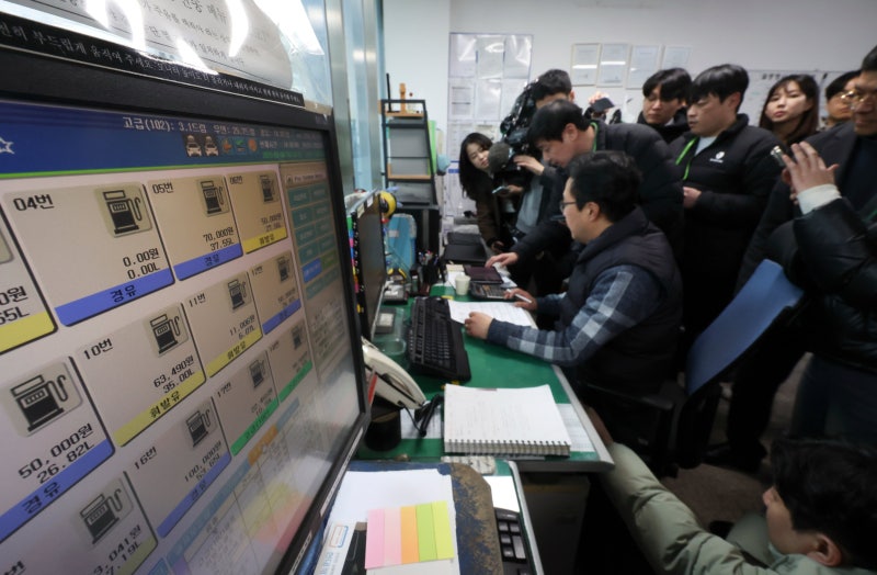 靑 “UAE에서 원유 600만 배럴 긴급 도입”