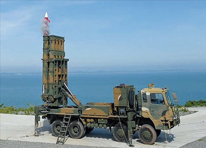 천궁-2 ‘로켓 배송’… UAE 수송기, 한국 왔다