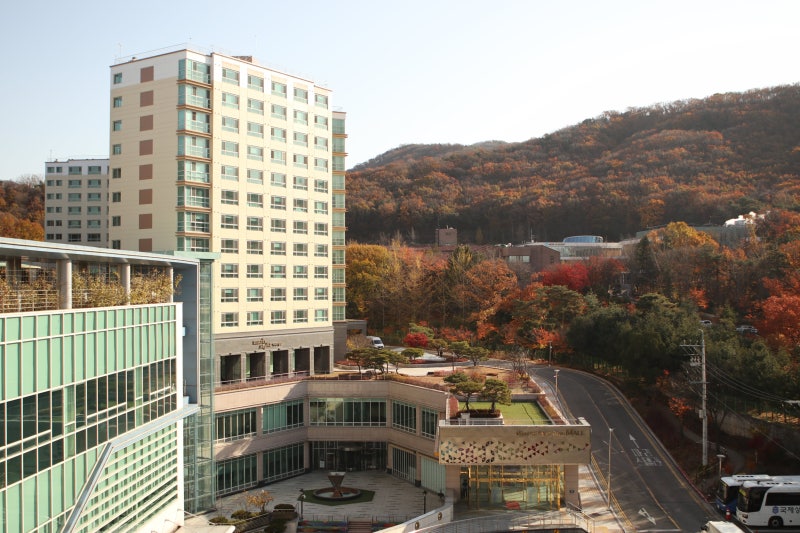 “대학병원 바로 옆이라 편리”… 실버타운 대기자 300명 육박