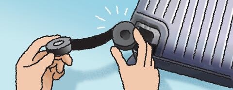 [리빙포인트] 여행가방 바퀴엔 절연테이프