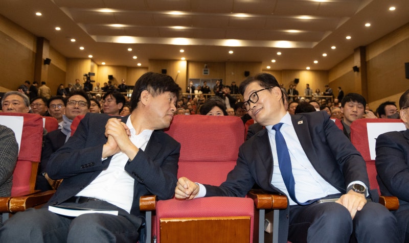 [기자의 시각] 정치판에 도덕성이 실종된 나라