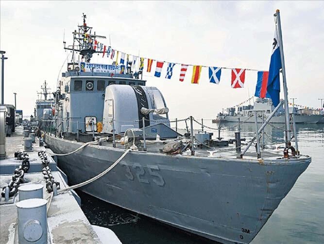 제1연평해전 승리의 상징 참수리 325호, 고철로 팔려