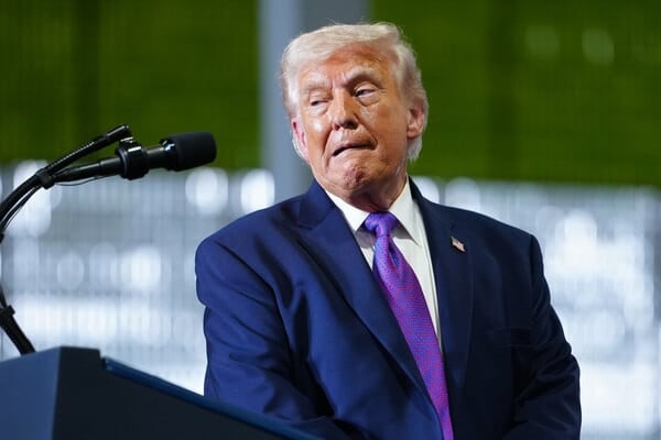 기름값 무서운 트럼프, 러 제재까지 풀어