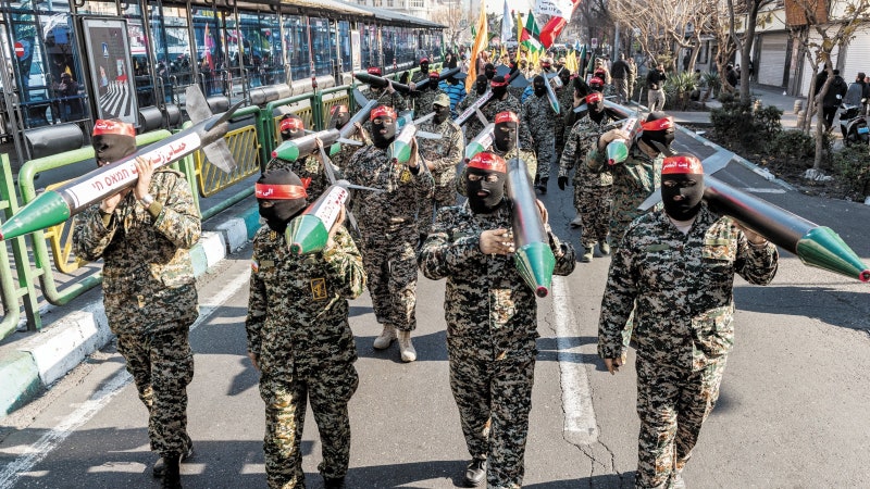 [新중동천일야화] 두들겨 맞아도 버티는 이란, 권력 결속과 ‘수평적 확전’의 비밀은?