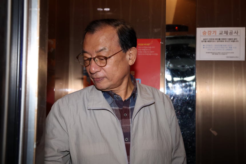 국민의힘 이정현 공관위원장이 15일 서울 여의도 국민의힘 중앙당사에서 열린 비공개로 열리는 공천관리위원회의에 참석하고 있다./남강호 기자