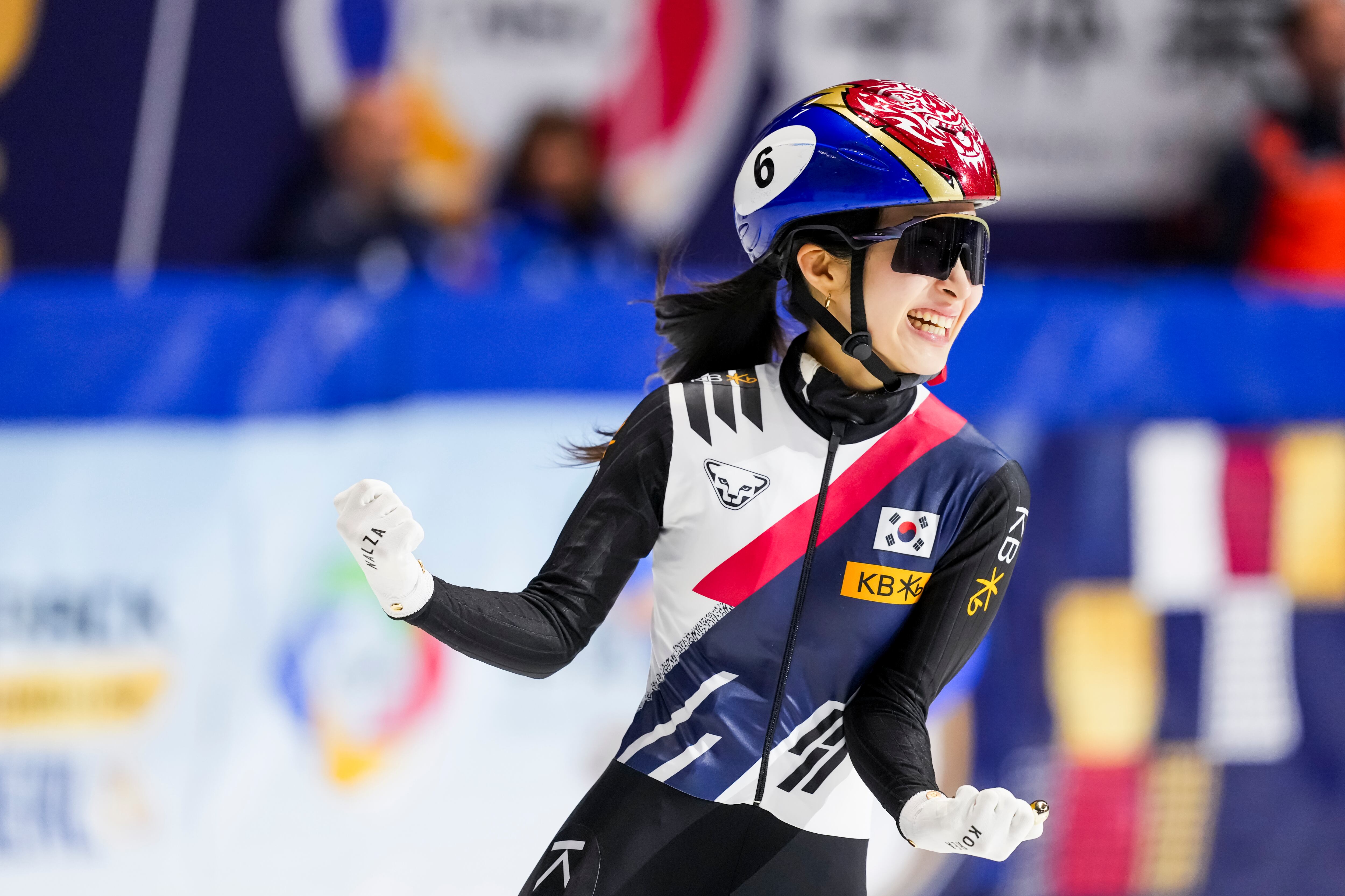 반 바퀴 남기고 가속… 0.009초 빨랐다