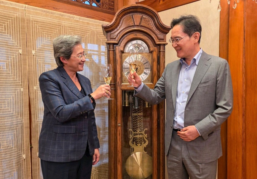 이재용과 건배하는 리사 수 18일 서울 용산구 승지원에서 이재용 삼성전자 회장과 리사 수 AMD 최고경영자(CEO)가 만찬에 앞서 기념 촬영을 하고 있다.승지원은 삼성의 영빈관으로 불리는 장소다./삼성전자
