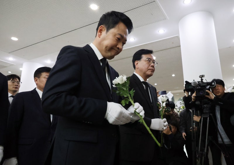 선거 두달앞 국힘 지지율 19%... 장동혁, 유세장 기피 인물 됐다