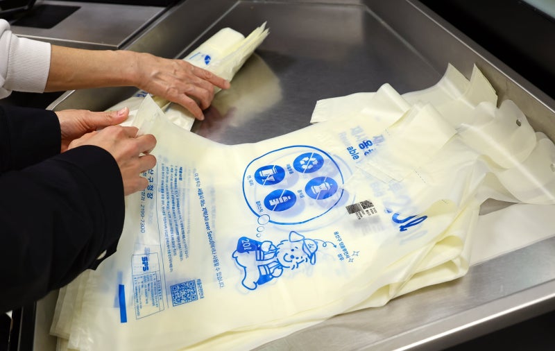 내 존엄을 위협하는 거대 위기… 할 수 있는 일이 없다, 값싼 쇼핑 밖엔