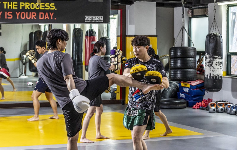 점심에 킥복싱 하고 올까? 낮 12시, 직장인이 바빠졌다