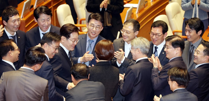 [사설] ‘전쟁 추경’에 끼워 넣은 정권 민원 예산들