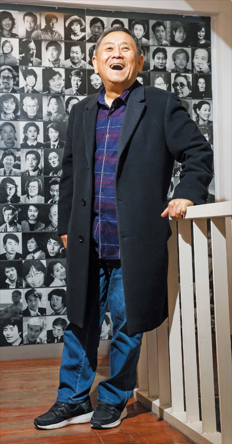 “사실주의 막차 탔나 괴로웠는데… 연극 인생 50년, 이제야 ‘만선’”