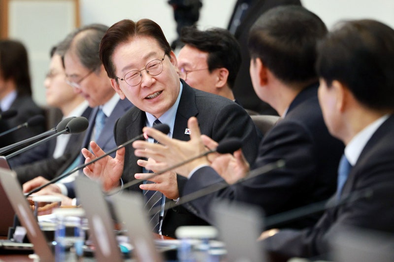 李 “국정에 혼란 주는 가짜뉴스는 반란행위”