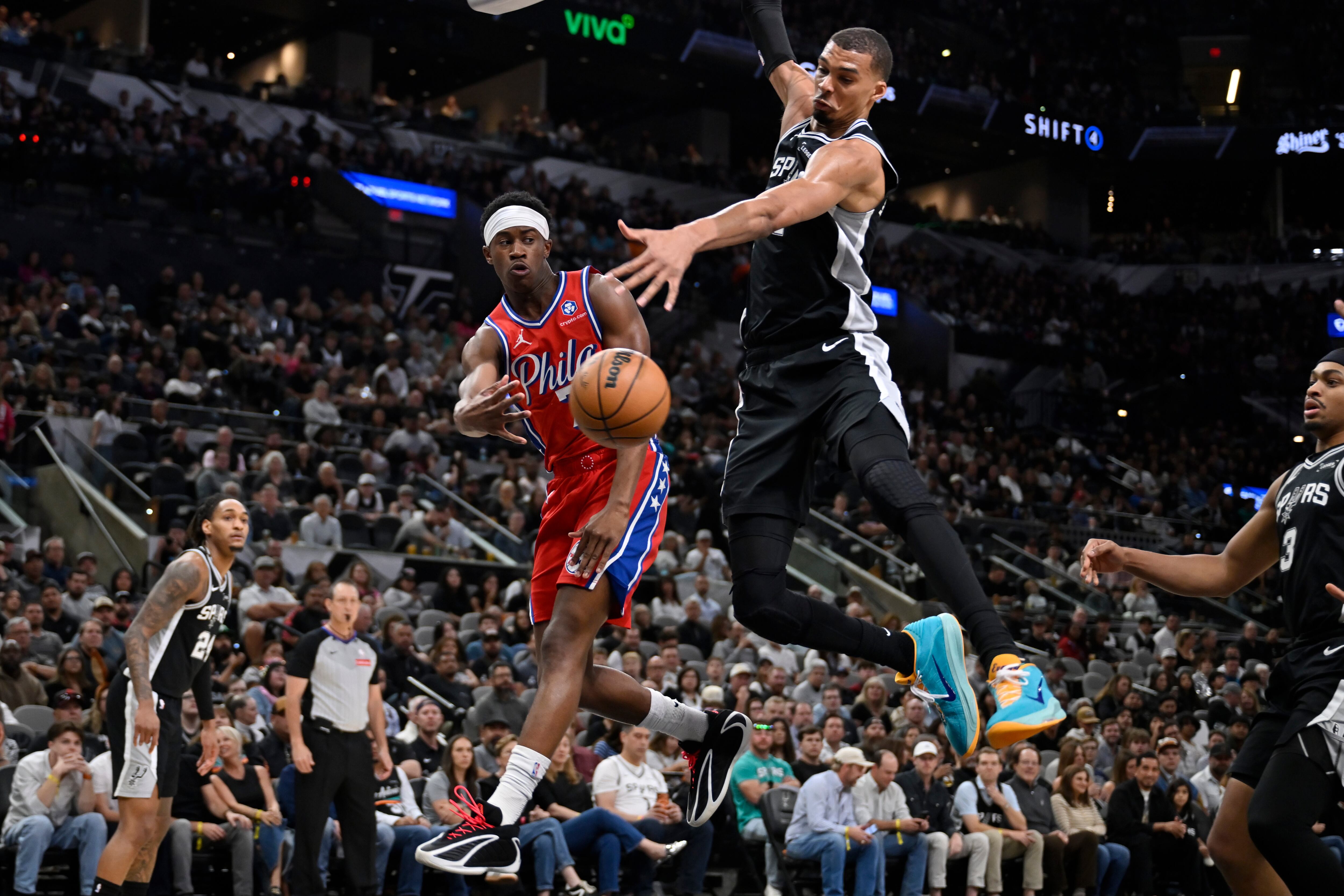 부상에도 코트 서는 NBA 스타들