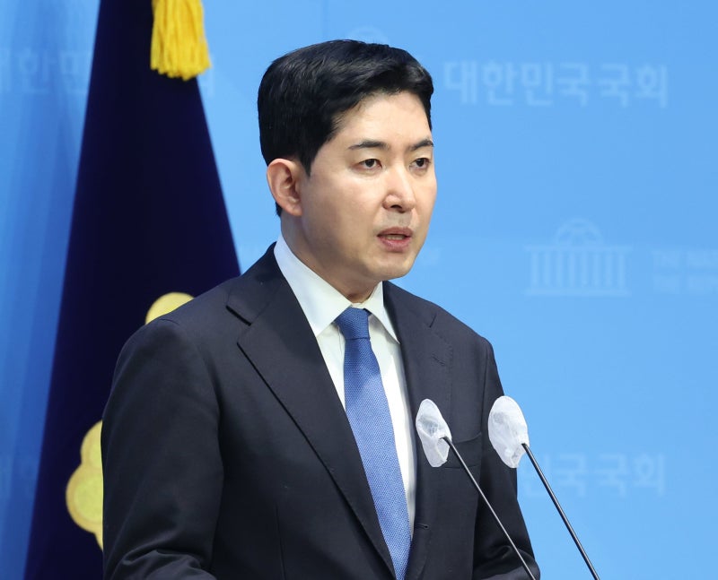 ‘땅콩 회항’ 폭로 박창진, 공항公 자회사 임원으로