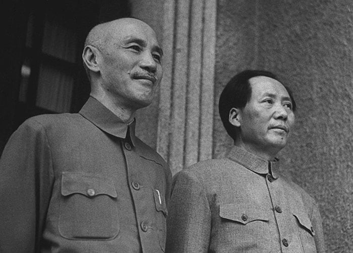 1945년 9월 중국 국민당 장제스(왼쪽)와 중국 공산당 마오쩌둥.