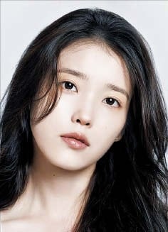 아이유, 어린이날 맞아 1억 기부