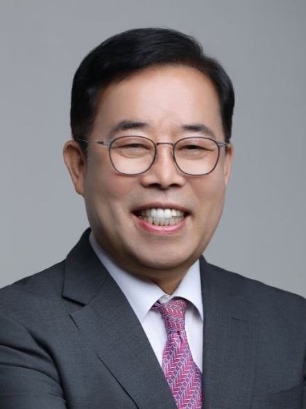 일흔 바라보는 회장님, AI 자격증 딴 까닭