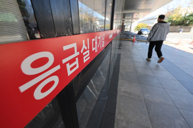 교사와 의사에 지워진 과중한 책임, 피해는 결국 학생과 환자 몫